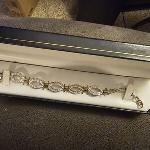 Montana Silversmith gold barbwire braclet